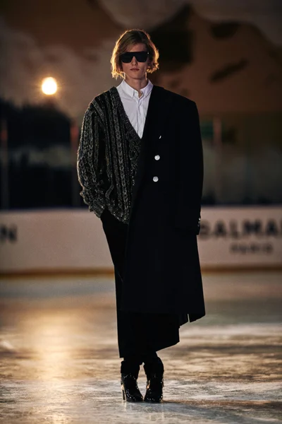 Look 32